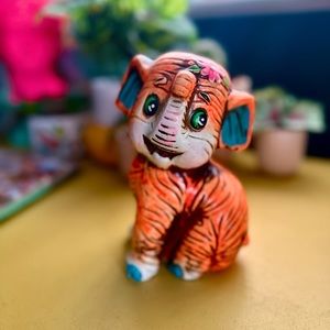 Extremely Rare Vintage Chalkware Elephant Bank